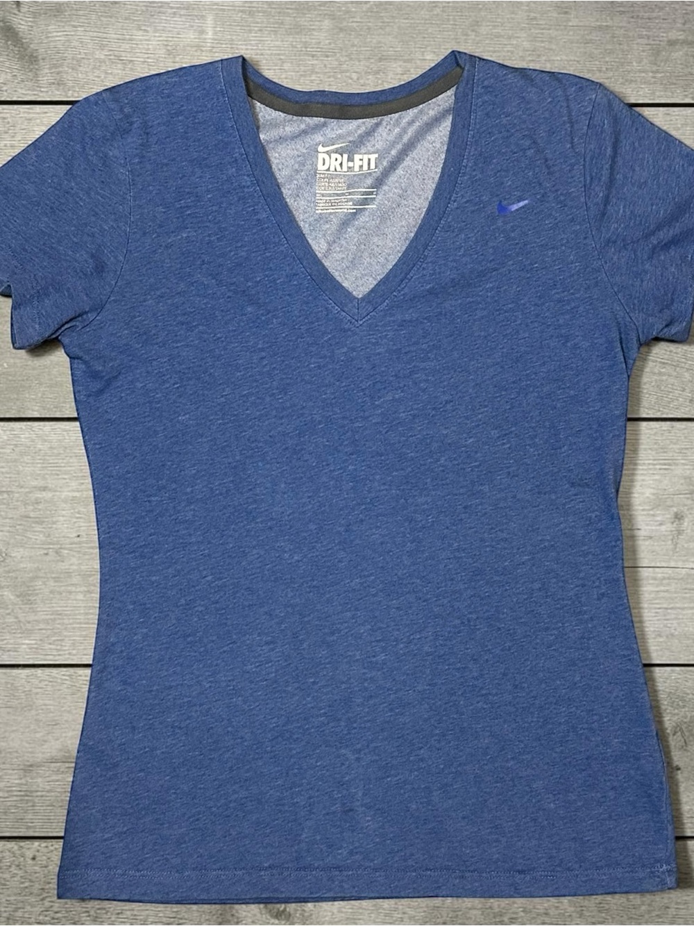 Nike Dri-FIT Slim Fit V-Neck Athletic Shirt Women’s M Blue Short Sleeve Tee